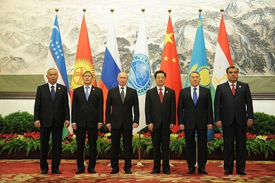 Picture of heads of the six SCO states meeting in Beijing in June 2012.